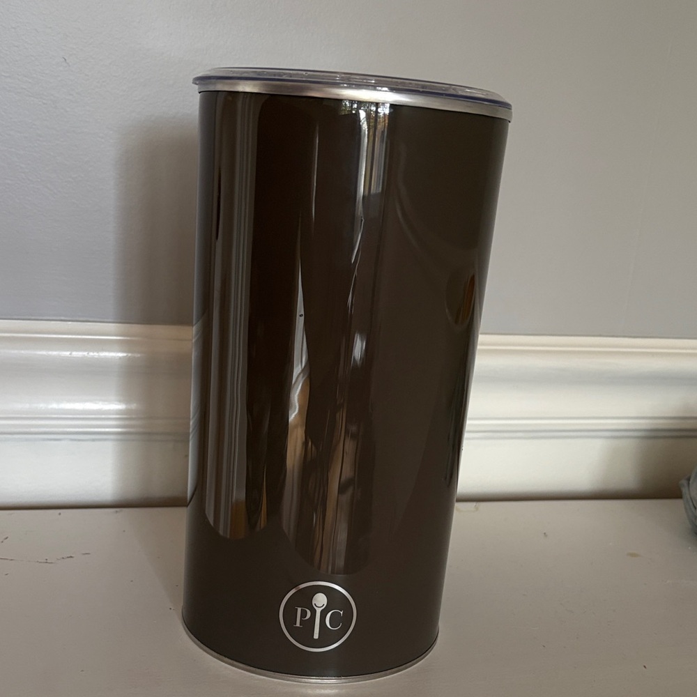 Pampered Chef Stylish Beige Wine Cooler with Lid